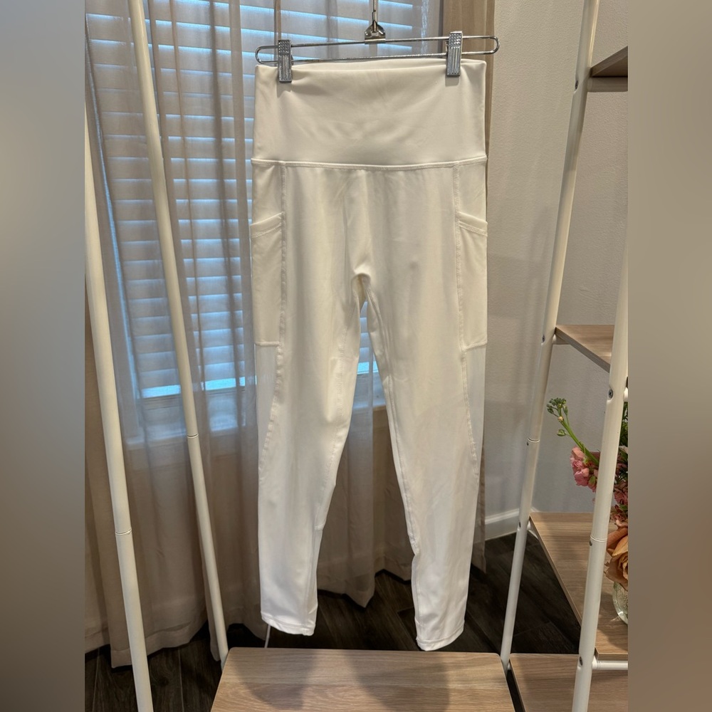 White Aerie Leggings (Size M)